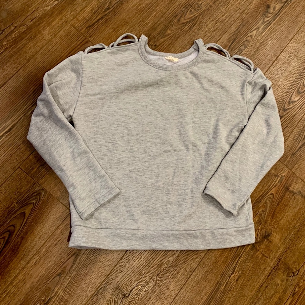 Promesa Cold Shoulder Detailed sweatshirt